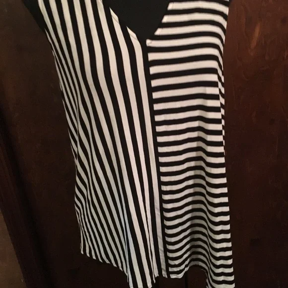 Vince Camuto Striped Top - Picture 4 of 7
